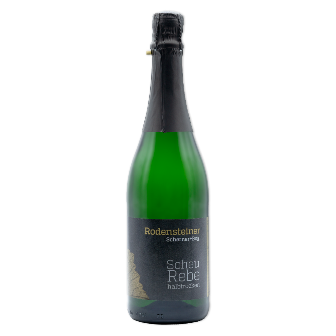 Flasche mit Scheurebe SEKT, halbtrocken, 750 ml