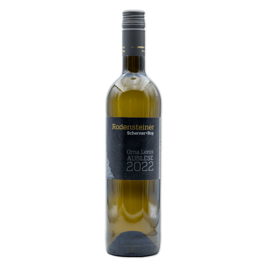 Flasche mit 2022 OMA LENIS Auslese, edelsüß, 750 ml
